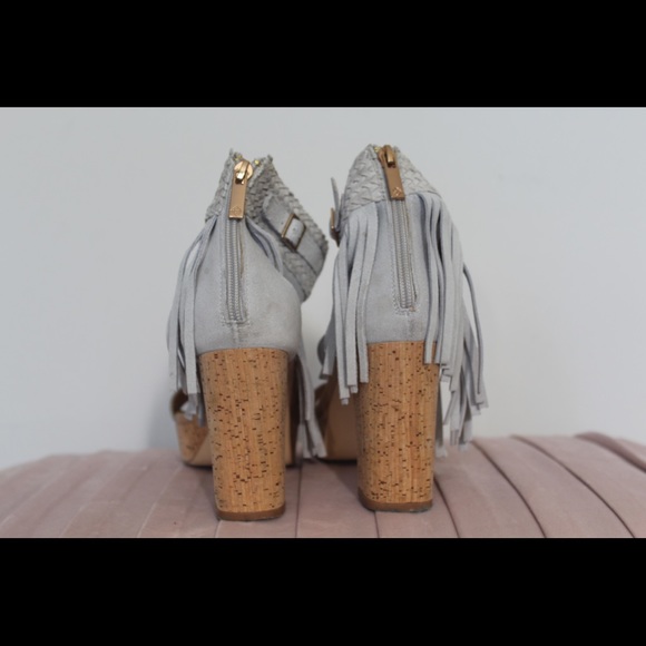 3.5in Heels/ pumps with a platform  👡 - Picture 2 of 4